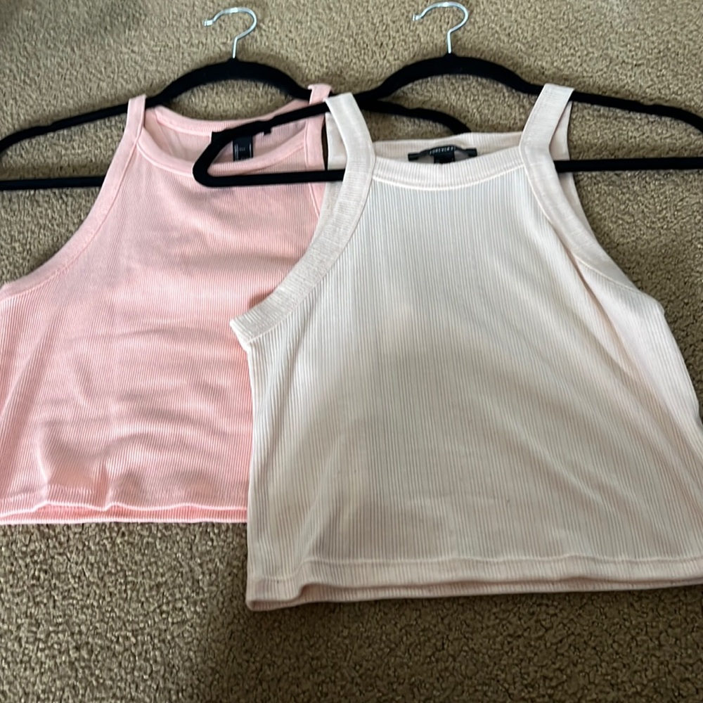 set of 2 size small crop tops
